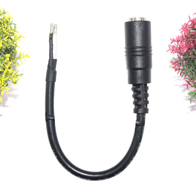 Σημείο τροφοδοσίας συνεχούς ρεύματος με δεξιά γωνία 5,5x2,1 mm