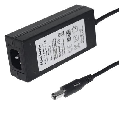 Μεγάλη τάση εισόδου 240v 100 C14/C8/C6 Ηλεκτρονικός προσαρμογός Πολλαπλές πύλες συνεχούς ρεύματος 5.5*2.1 120W Δύναμη 240V
