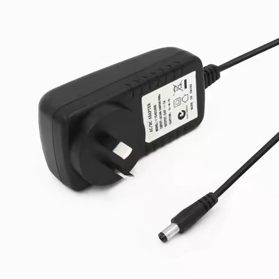 Συνδετήρας Au Pin Dc Plug προς 2 AU Pin DC Καθαρός αγωγός χαλκού Αναπροσαρμοστής ισχύος ABS Υλικό μόνωσης Εισαγωγή 12V 1A/2A